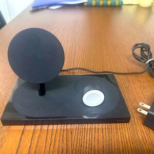 Belkin BoostUp * Wireless Charging Dock